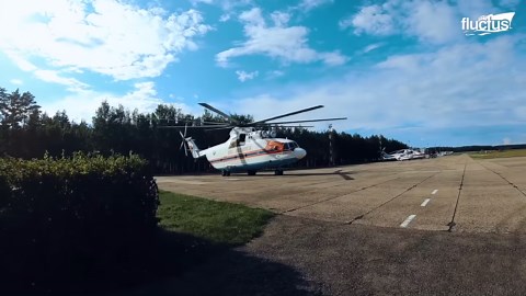 The Insane Process of Operating the World’s Biggest Helicopter Ever Produced