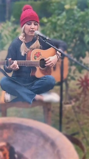 Ek is Tuis 🌼 Kampvuur Sessie II 🌿 Volle liedjie op YouTube!