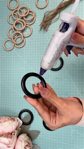 The idea of a curtain ring decor! Trash gift Idea 😍 #diy #tutorial