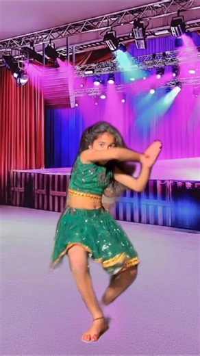 Jadoo Ki Jhappi | Ramaiya Vastavaiya (2013) | Mika Singh & Neha Kakkar | Girish Kumar & Shruti Haasa