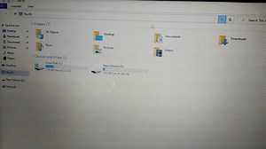 The address bar is flickering like this continuously. I don't know what caused this, perhaps some key is stuck but even after pressing every key on keyboard I can't fix this. Just freshly installed windows to rule out the possibility of some app doing this. It starts with boot, can't identify cause.