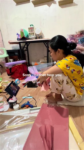 Creating Beautiful Fuzzy Wire Flowers Step-by-Step