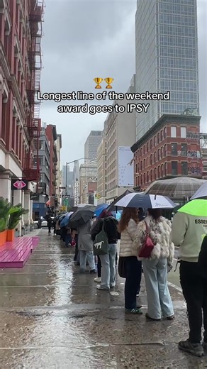 IPSY Soho Pop-Up: Impressive Freebies & Long Lines