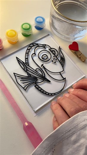 Dory💕🎨 A tutorial on drawing characters from the animated series «Nemo » In the comments, post pictures indicating who you would like me to draw next, as well as the character's name and the title of the cartoon. #nemo #us #stainedglass #painting #drawingtutorial