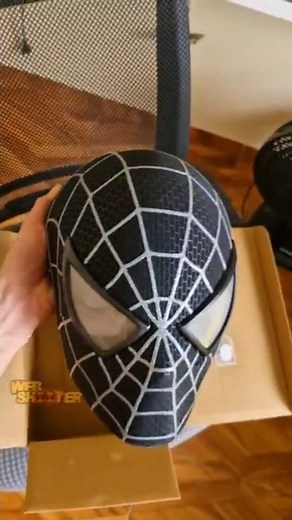 Comprei a Máscara Preta do Homem-Aranha do Tobey Maguire