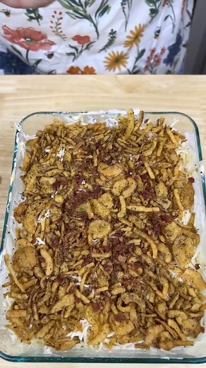 231K views · 948 reactions | Best French Onion Chicken Casserole I use chicken and french onion dip to make the best casserole everyone will love. This video was produced by Kiera J and Network Media, LLC. | Home Hacks & Easy Snacks | Facebook