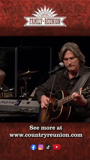 ✨ Some voices just wrap around your heart like an old friend. Billy Dean pours pure soul into "Somewhere In My Broken Heart" — a song that’s touched lives for decades. Whether you’re hearing it for the first time or the hundredth, it’ll stir up those memories we never quite forget. 💔🎶 | Country's Family Reunion