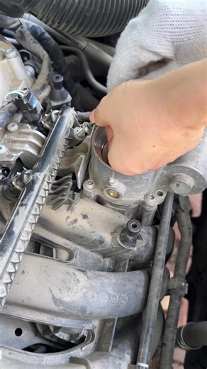 98K views · 5.2K reactions | Difficulty starting the car and high fuel consumption can be solved by doing it yourself #howto #cartok #car #automotive #driving #skills #knowledge #fpy #fyp #tips #foryouu #cars | Driver Ms May | Facebook