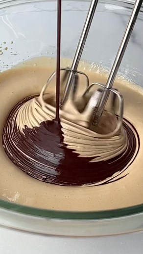 Delicious Chocolate Drizzled Cookies Recipe