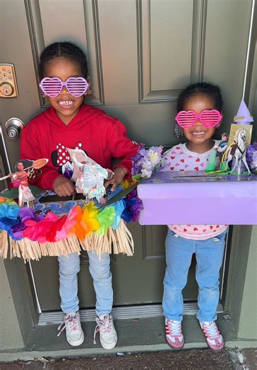 Make Valentine’s Day Card Boxes with us! 📫❤️ #valentinesdaycardbox #valentinesday #valentinesdaybox #preschoolmom #fyp