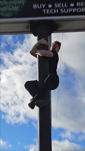 31K views · 210 reactions | YO GAMERS  This is a sign to upgrade your PC  BLACK FRIDAY starts now at Alexandria Customs, Ottawa & Montréal's hottest custom PC builder  #pcgaming #custompc #gamer #ottawa #montreal | Alexandria Customs | Facebook