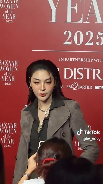 Faye Peraya: Trends and Style Insights