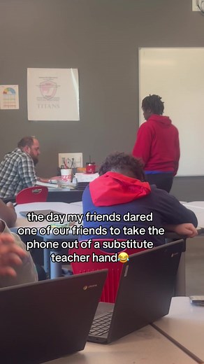 Funny Phone Mishaps in Class: A Hilarious Story