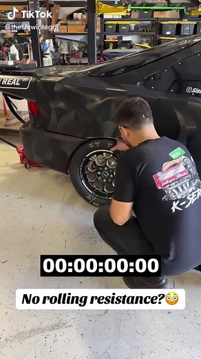 These things don’t stop spinning 😵‍💫😵‍💫😵‍💫 Rear trailing arms, hubs and brakes by @speedfactoryracing #senditpapi #lafea #sptuning