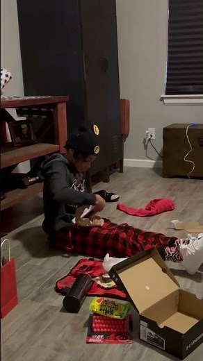 Unboxing Troomi for the first time (squeal!)