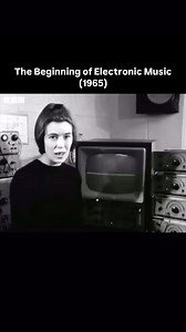 One of the PIONEERS 🐐 of Electronic Music, Delia Derbyshire, demonstrating her compositional techniques ⚙️🎶 Here she’s using tape loops in a workshop for @bbc in 1965 🔥 . #electronicmusic #electronicmusician #electronicmusicproducer #edm #producerlife #musicproducer #musicproducers | DJ Lovers Club