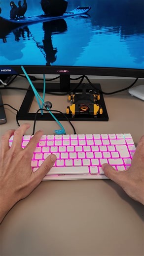 The lights are dazzling! (Raspberry Pi 500+) #techtok #unboxing #raspberrypi