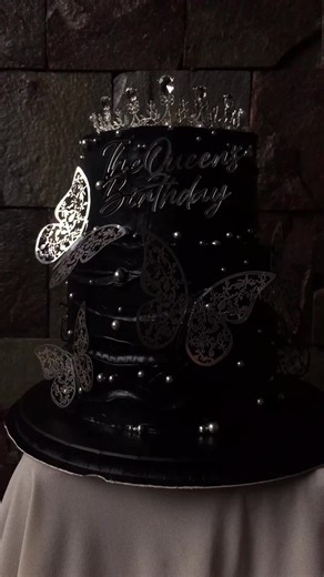 Black Queen's Birthday Cake Design Ideas | Cake Decorating Inspiration