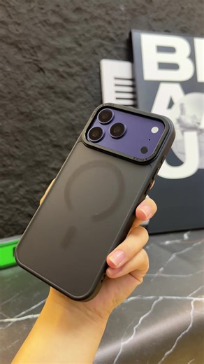 Unboxing the Latest Apple Accessories for iPhone 17 Pro Max