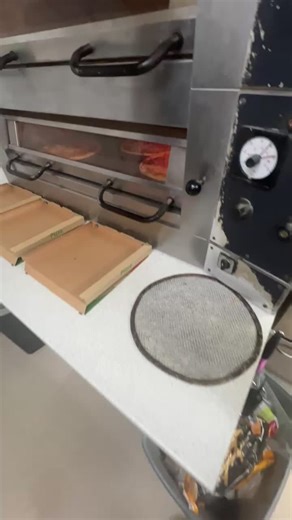 Grilling Tips for Craftsmen: Perfect Pizza on the Grill