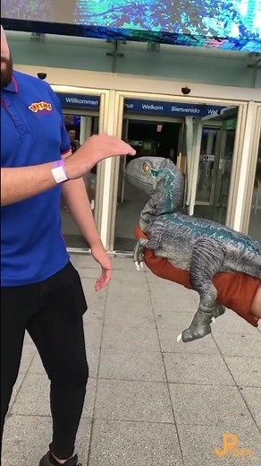 Smyths showcasing Jurassic World: Real FX Baby Blue. Buy @ Smyths & Walmart‪@SmythsToys‬