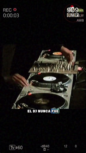 Por qué algunos DJs nunca miran al público | 909BUNKER