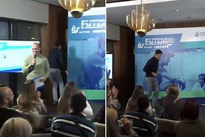 Novaka hteli da intervjuišu za Dnevnik RTS-a, on odjurio u toalet: "Vraćam se za minut"