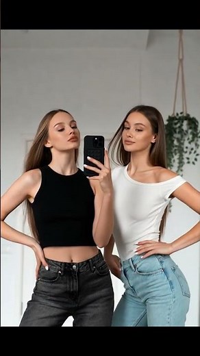 How To Pose for Mirror Selfies | Easy Model Poses