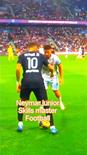 Neymar Jr Dribbling: The Art of Beating Defenders😱💯#neymar #skills #shorts #football
