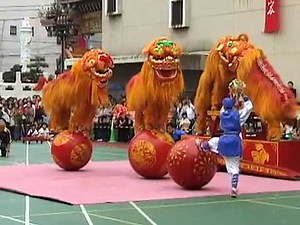 北方獅子 獅子舞 舞狮 Lion Dance 横浜中華街 ２００４年雙十節 横濱中華學院校友會