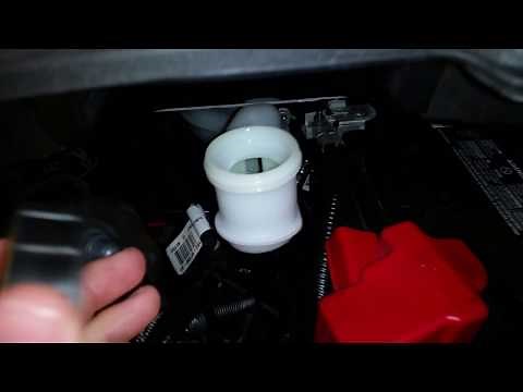 2015, 2016, 2017, 2018 & 2019 Ford Edge SUV - How To Check Brake Fluid Level In Reservoir