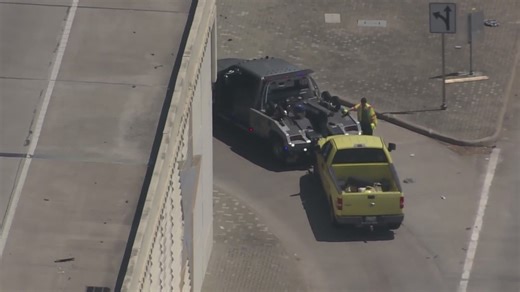 Houston police investigating bomb threat that shut down eastbound lanes of Katy Freeway