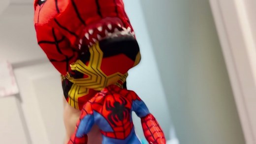 Spider-Man Hand Puppet - Fun DIY Tutorial
