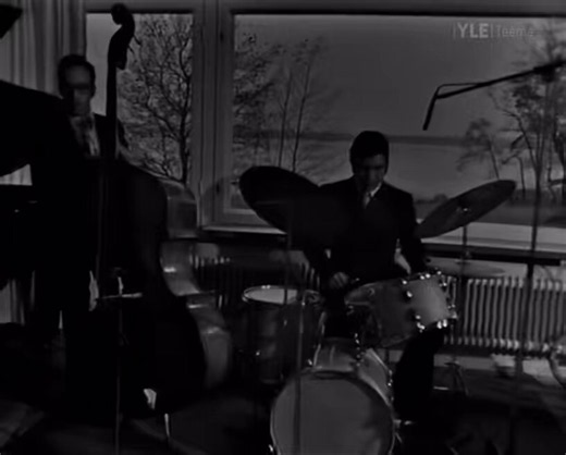 The Bill Evans TrioEmilyBill Evans - pianoEddie Gomez - bass Marty Morell - drumsFilmed at the home of Ilkka Kuusisto, Lauttasaari, Helsinki [1970]