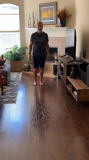 643K views · 6.1K reactions | I’m grateful to my physical therapist for adding skipping to my hamstring rehab. I slowed it down in the second part of the video. It comes back to you quicker than you think it will. #agingshouldntsuck #afriendlynudge #exercisesnacks #skipping | Jim Brown | Facebook