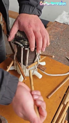 The technology covering the hexagonal body of erhu with artificial skin