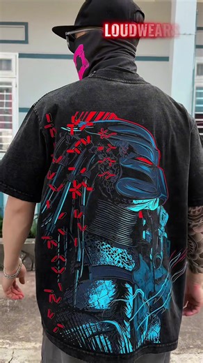 Washed black, cyber alien vibe—easy cop for sci-fi heads. #AlienHunterStyle #DarkGraphicTee #SciFiStreetwear #OversizedTeeFit #AlienHunterShirt