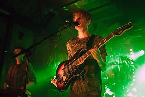 Watch Glass Animals perform "Gooey" on Letterman