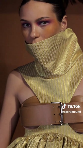 Somos um ateliê Brasiliense em busca de levar a moda brasileira para o mundo! #moda #fashiontiktok #hautecouture #altamoda #fashion #feitoamao #lgbt