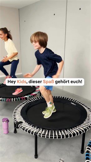 Kinder bewegen viel in uns ✨💕🤩. Jetzt wollen wir die Kids in Bewegung bringen! 🤸🫶 Mit kurzen, coolen Workouts voller Spaß 🤩, die ihr Herz höher schlagen lassen 💕, gute Laune verbreiten 🙌 und ihr Körpergefühl stärken 😎. Altersgerecht, energiegeladen und spielerisch. Jetzt auf bellicon 👉 Move & Groove Kids 🧡 https://bit.ly/464vUUP | bellicon