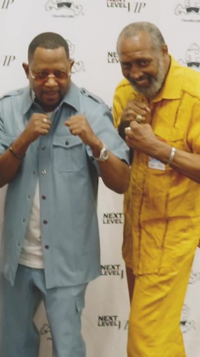 “Raw Dog” still giving “Hitman” his props 🥊 #yallknowtour 🎥 @Andrew Jackson