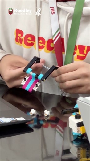 From imagination to innovation 🤖✨ Watch our Robotics Club turn ideas into action! 🚀⚡ #ReedleyInternationalSchool #BraveHeartsBrilliantFutures | Reedley International School Philippines