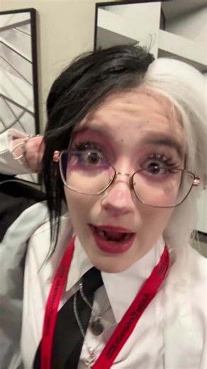 I love when I can wear my glasses in cosplay 😌 #monokumacosplay #danganronpa #monokuma #danganronpacosplay