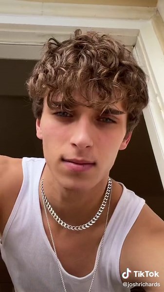 Josh Richards Nude vs Josh Richards Abs: Spotting the Difference