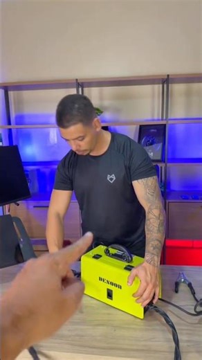 MIG Welding Machine 100A Electrode Professional Gasless 220V Single Phase IGBT Technology Desoon