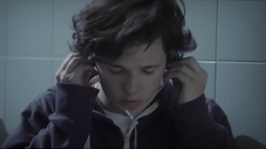 El trailer de la extraña versión española de “13 reasons why”