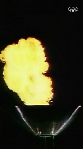 The Olympic Cauldron was lit with a burning arrow on this day at Barcelona 1992. 🔥