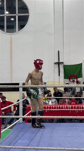 Toutes les musiques sortent avec la vidéo🤣🤦🏻#fyp #boxing #Kickboxing #knockout #viral
