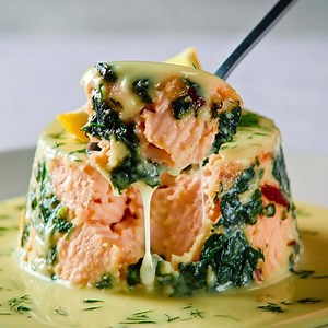 30K views · 62 reactions | Flan de Saumon et Épinards à la Sauce Citronnée  Ingredients: • 200 g de saumon frais, sans peau ni arêtes • 150 g d’épinards frais • 3 œufs .... 퐋퐚 퐫퐞퐜퐞퐭퐭퐞 퐜퐨퐦퐩퐥è퐭퐞  | Cuisine Avec Maman | Facebook