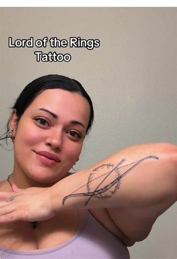 I’ll be doing a tattoo tour soon since I’m done getting tattoos…. For the time being 😉 #tattoo #lordoftherings #lotrtok #finelinetattoo #legolas